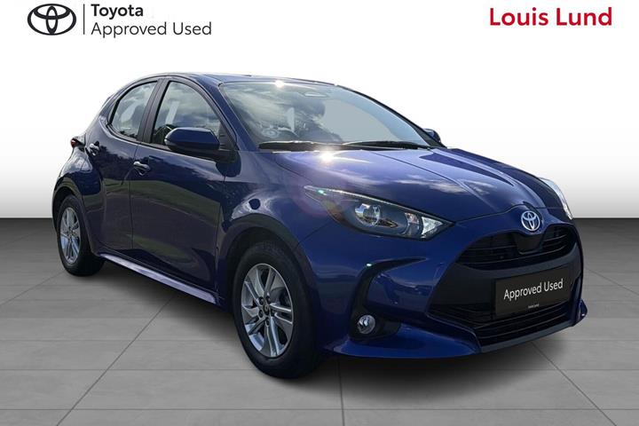 Blå Toyota Yaris fra 2025
