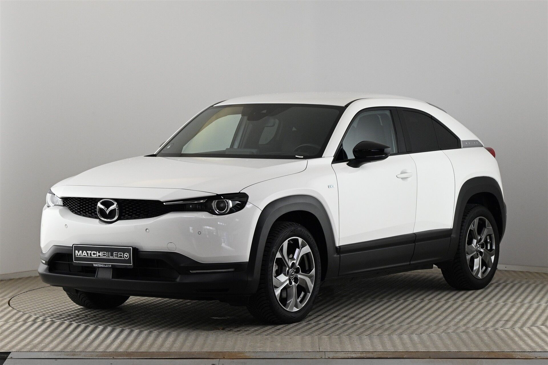 Hvid Mazda MX-30 fra 2023