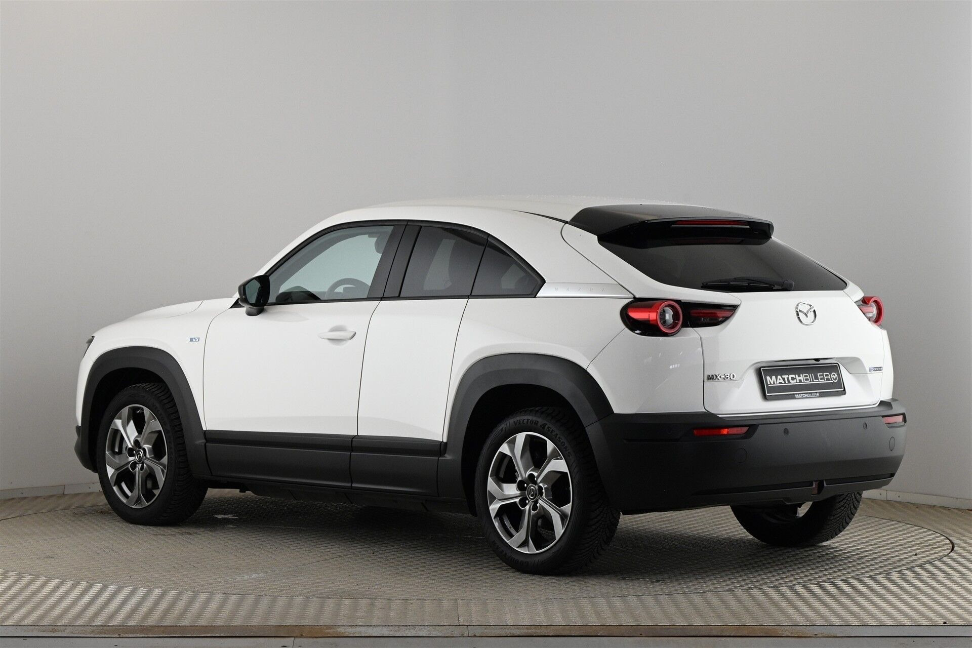 Hvid Mazda MX-30 fra 2023