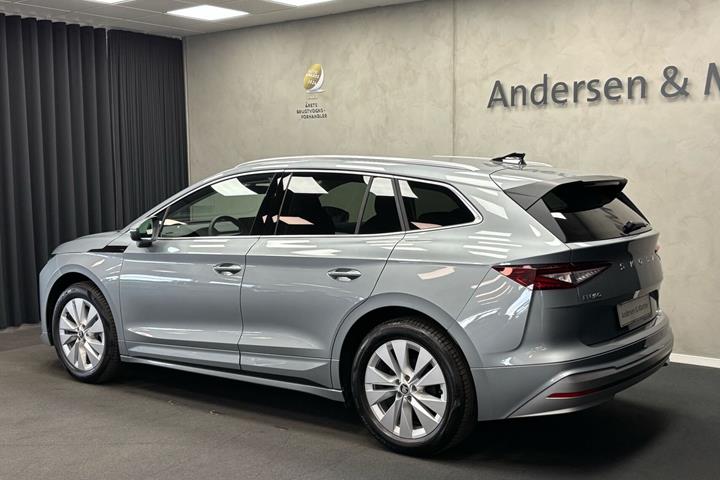 Grå Skoda Enyaq fra 2026