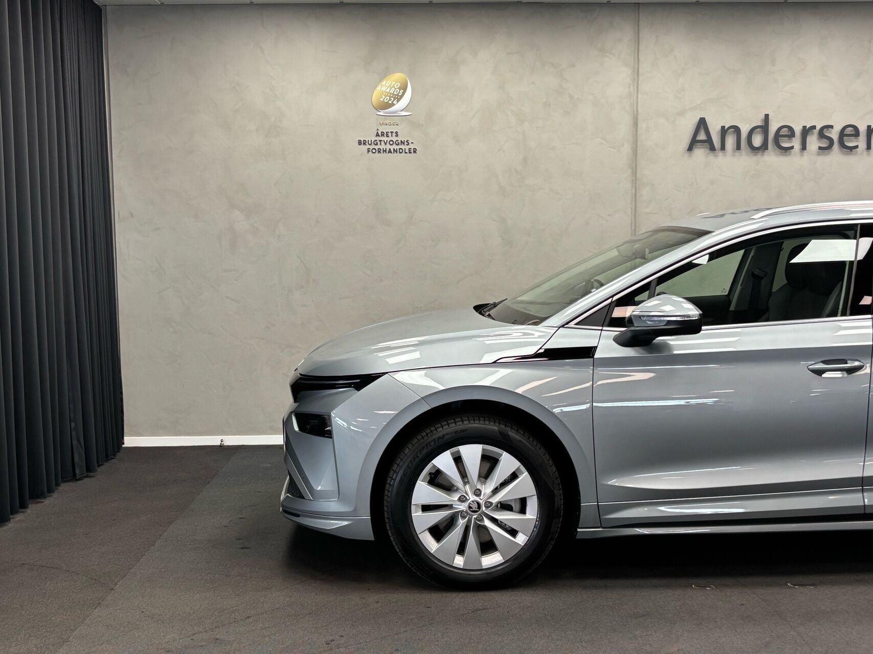 Grå Skoda Enyaq fra 2026