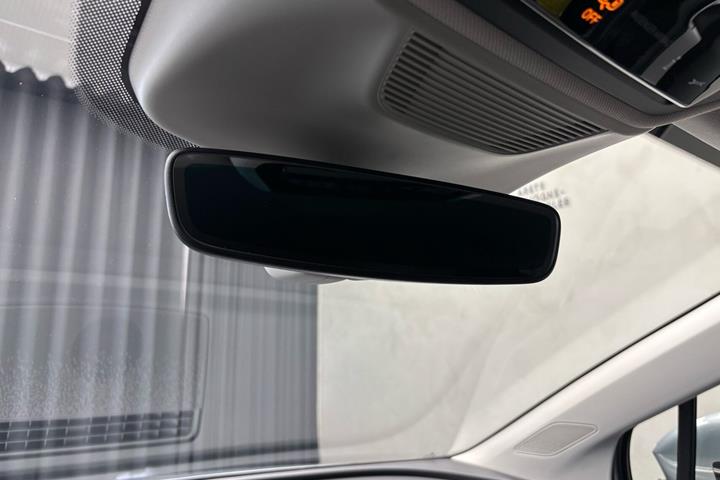 Grå Skoda Enyaq fra 2026