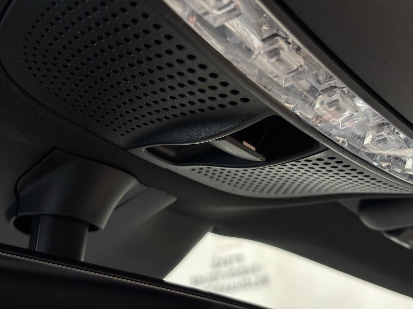 Sort Mercedes EQC400 fra 2020