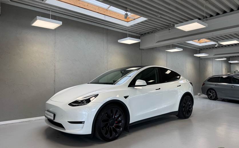 Tesla Model Y EL Performance AWD 534HK 5d Aut.