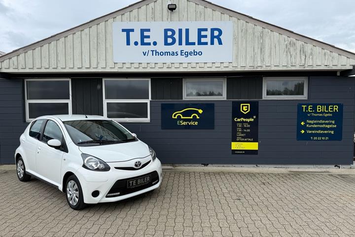 Hvid Toyota Aygo fra 2012