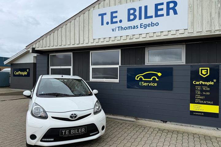 Hvid Toyota Aygo fra 2012