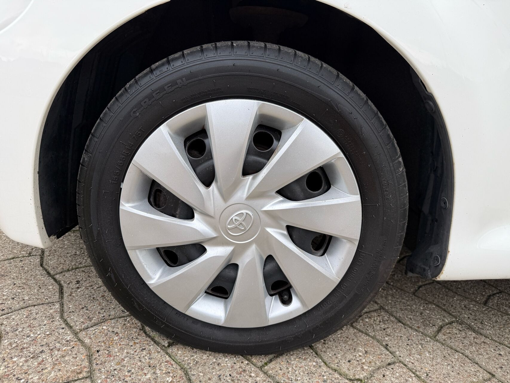 Hvid Toyota Aygo fra 2012