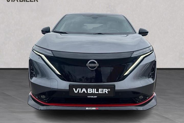 Grå Nissan Ariya fra 2026