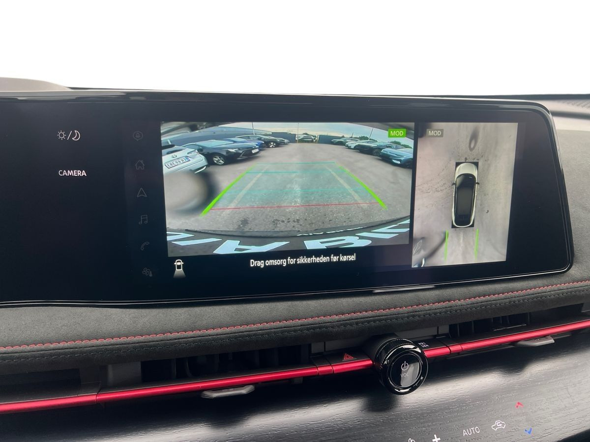 Grå Nissan Ariya fra 2026