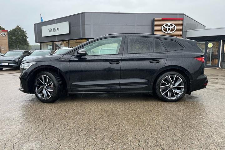Sort Skoda Enyaq fra 2024