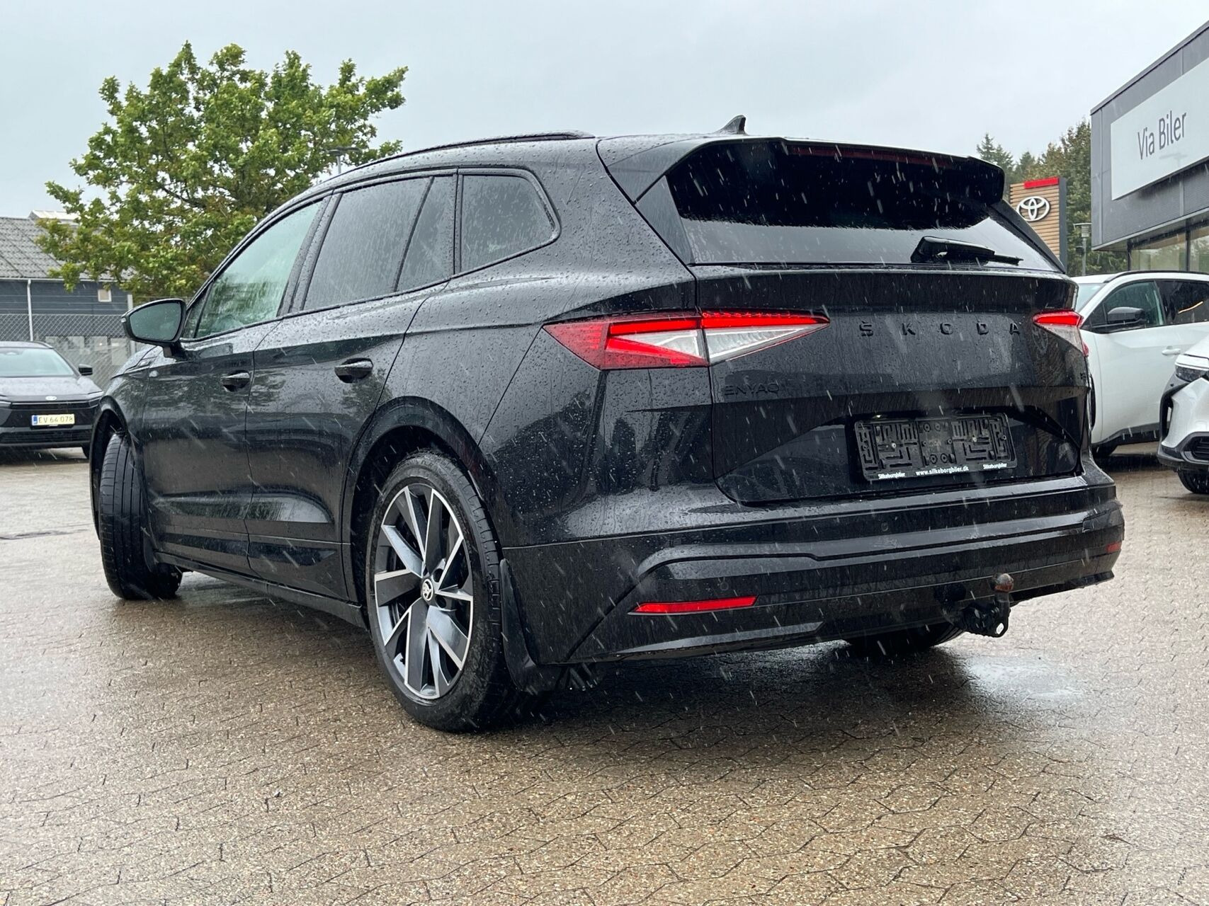 Sort Skoda Enyaq fra 2024