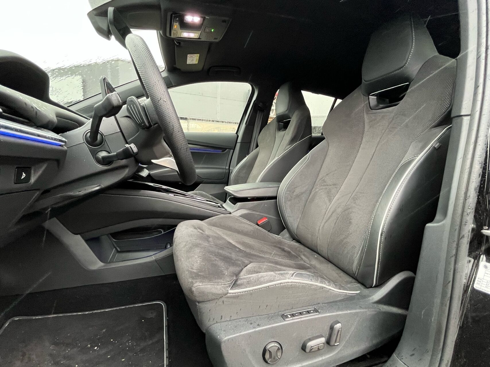 Sort Skoda Enyaq fra 2024