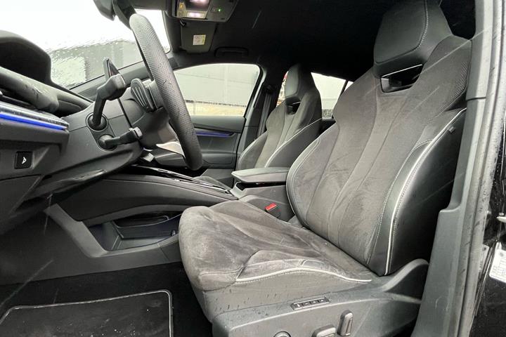 Sort Skoda Enyaq fra 2024