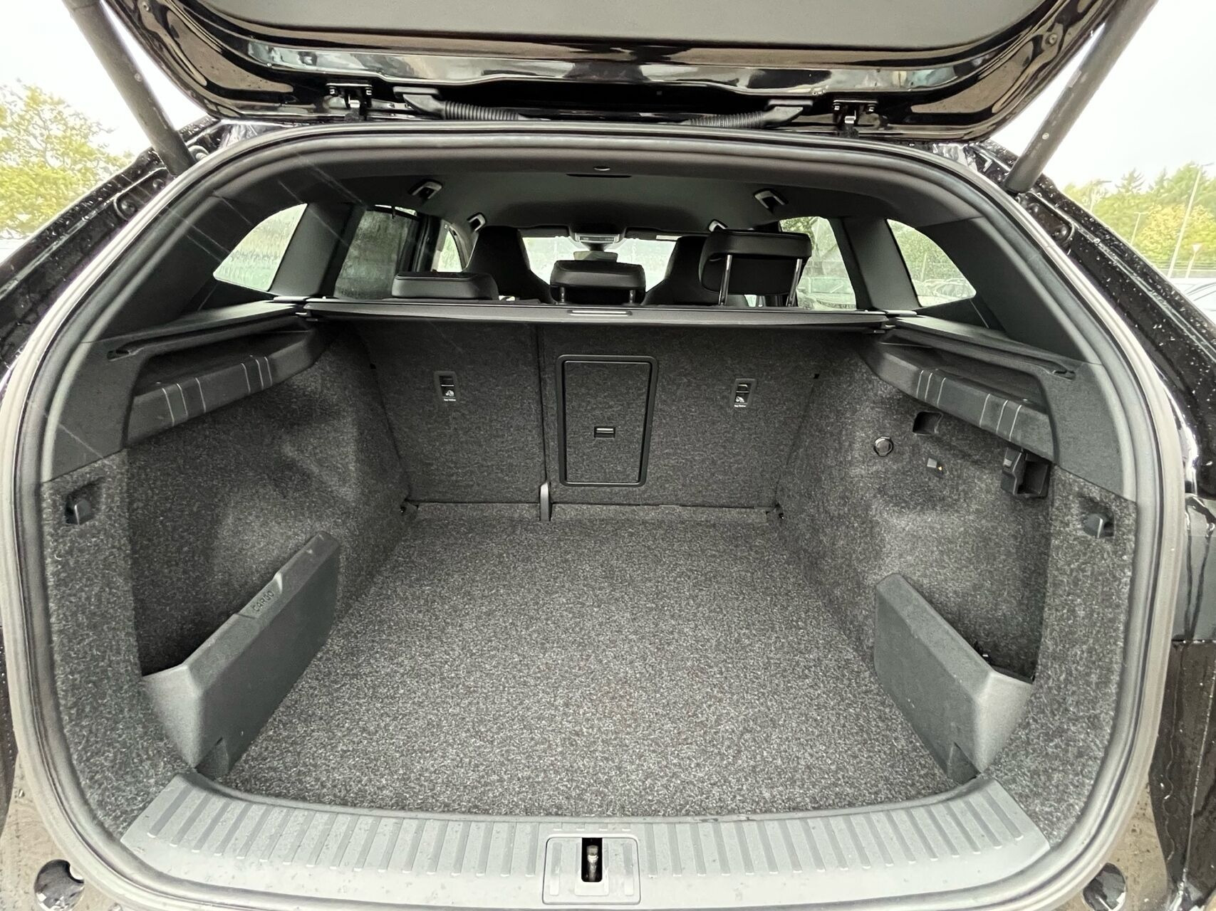 Sort Skoda Enyaq fra 2024