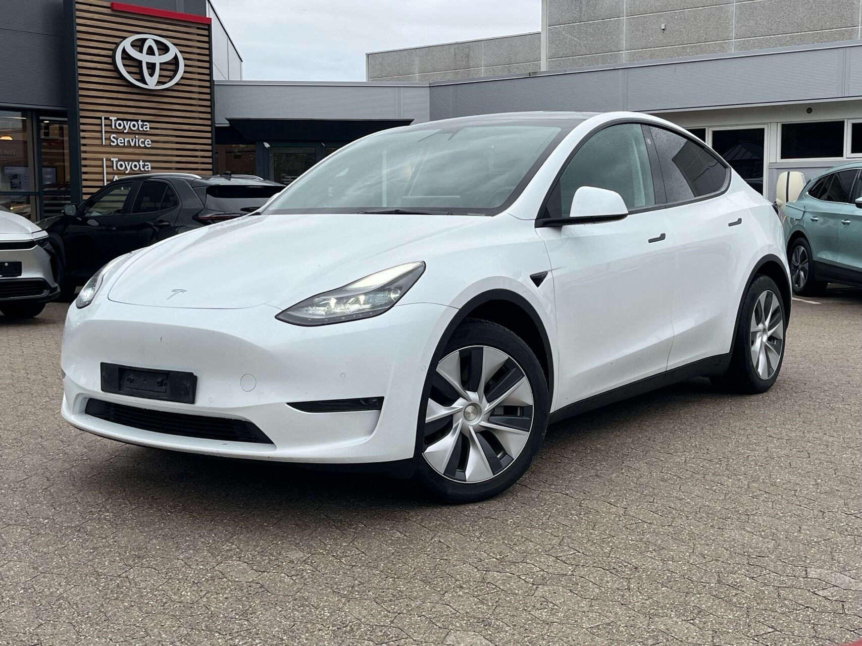 Tesla Model Y EL Long Range AWD 514HK 5d Aut.