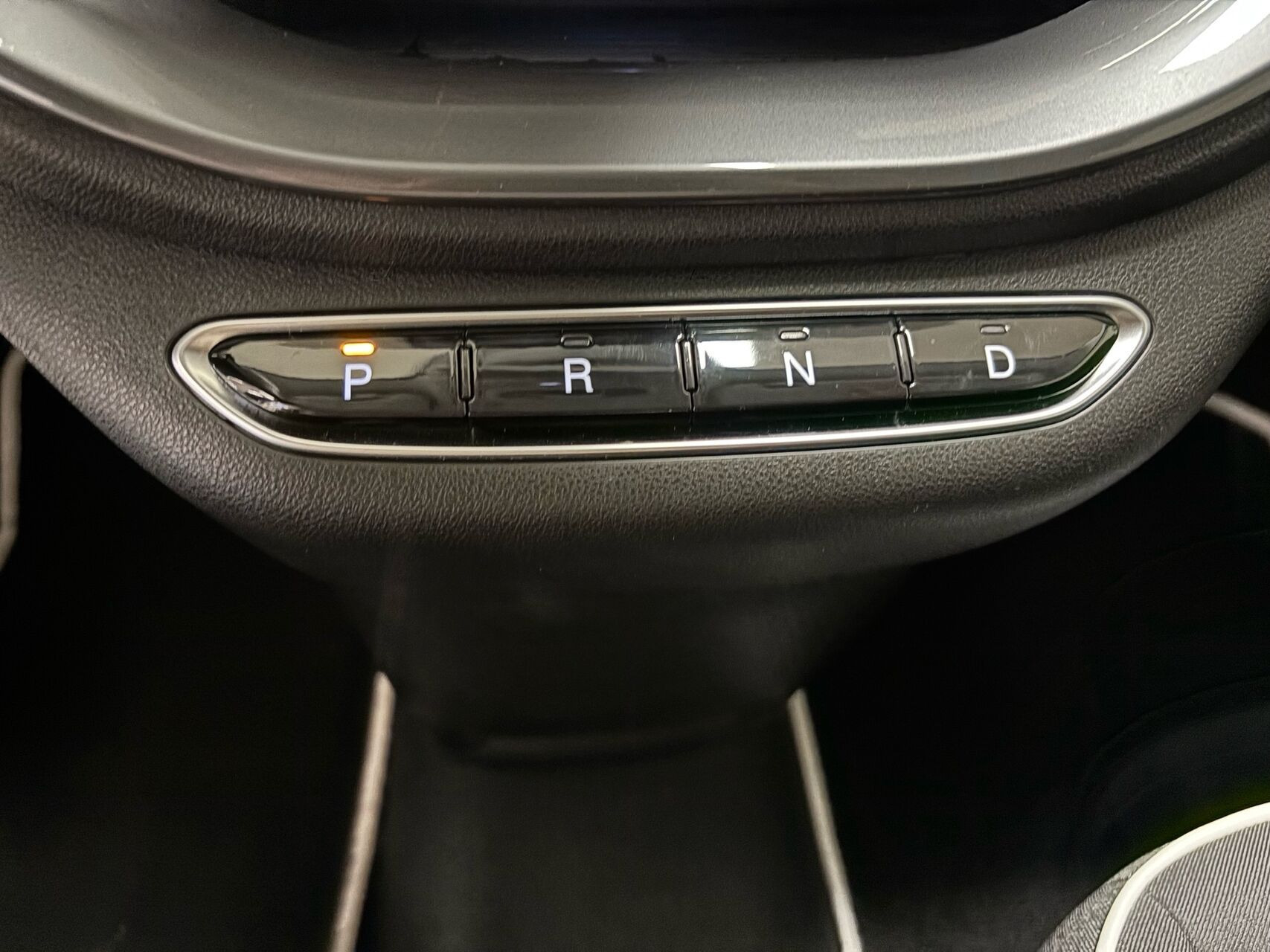Hvid Fiat 500e fra 2023