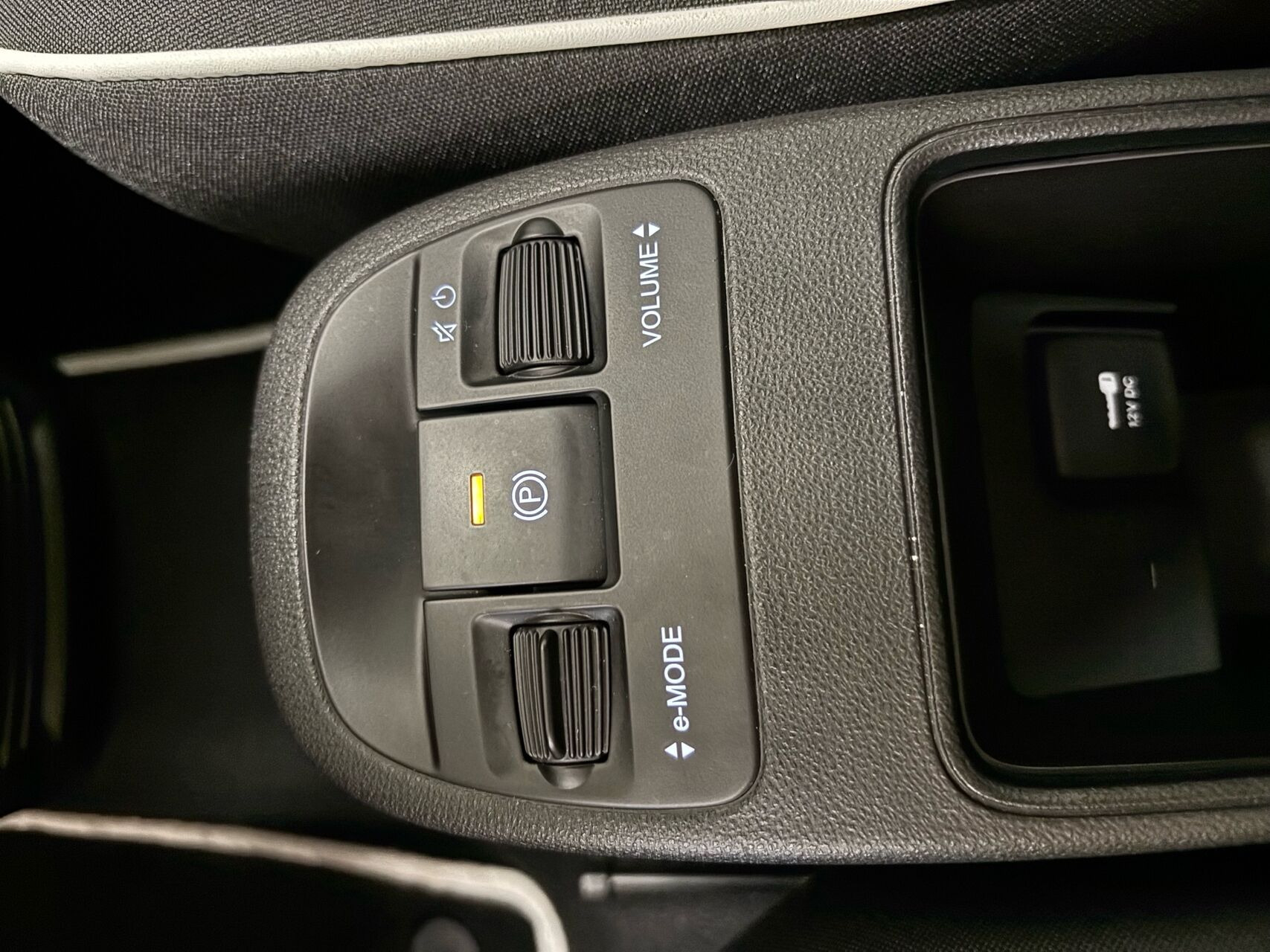 Hvid Fiat 500e fra 2023