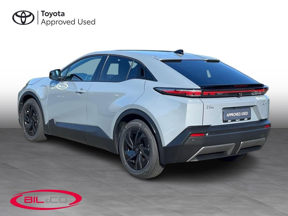 Grå Toyota Toyota C-HR+ fra 2026