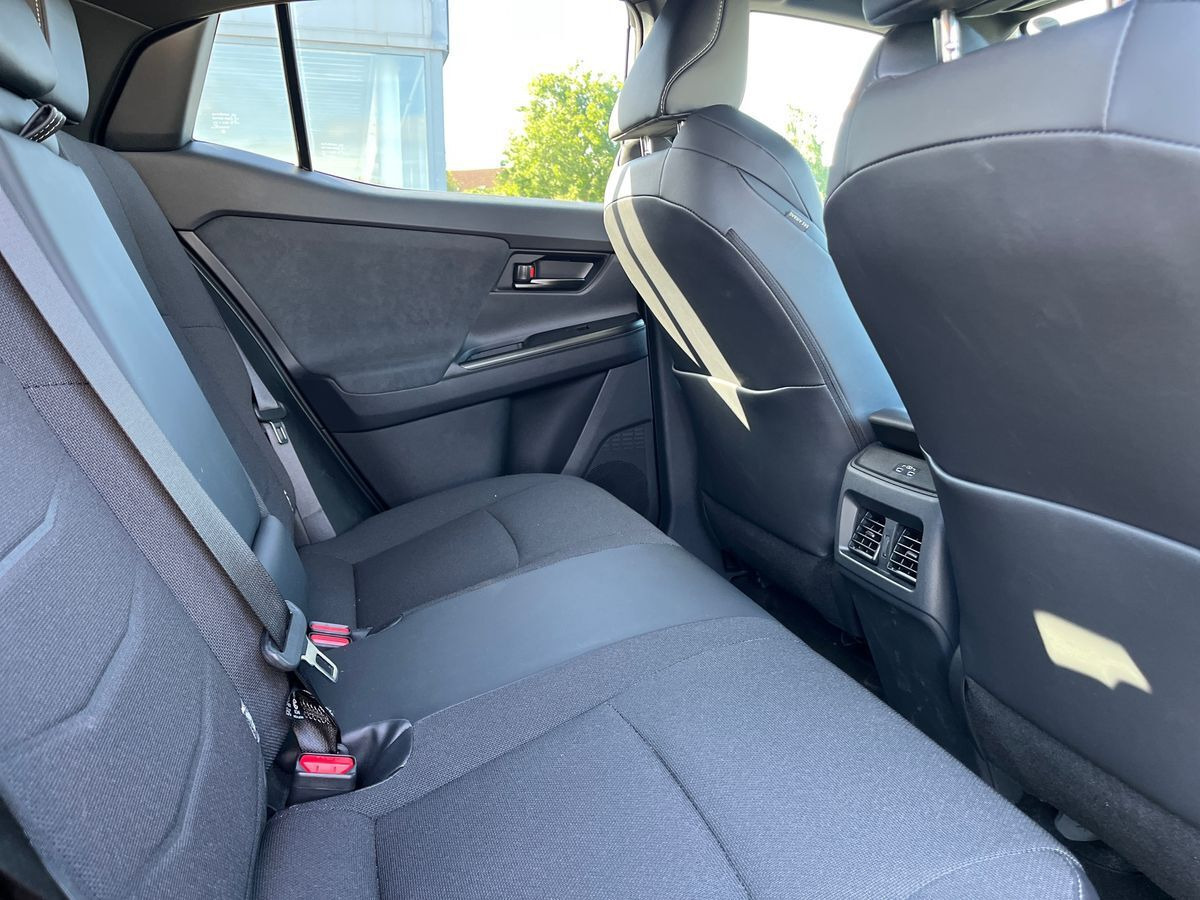 Grå Toyota Toyota C-HR+ fra 2026