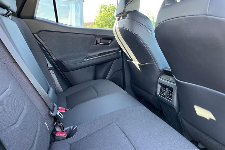 Grå Toyota Toyota C-HR+ fra 2026
