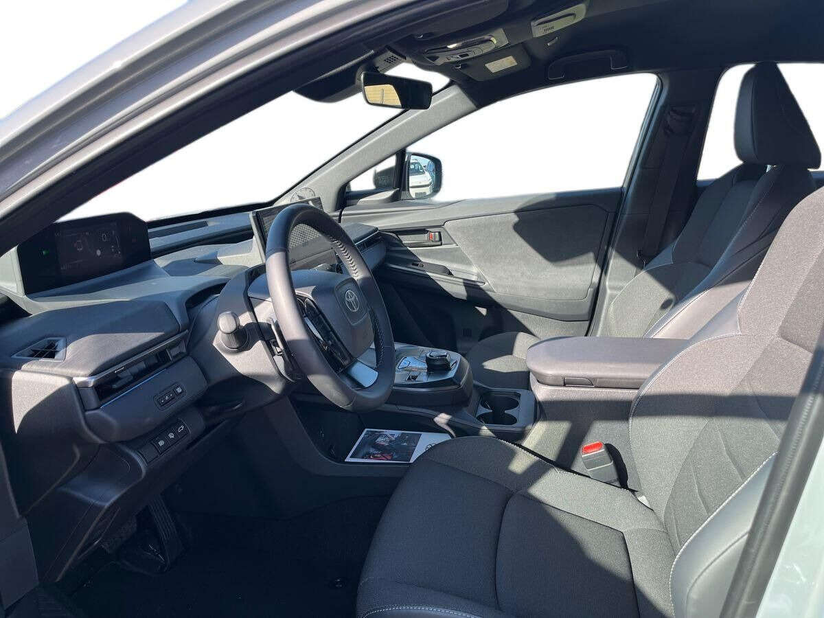 Grå Toyota Toyota C-HR+ fra 2026