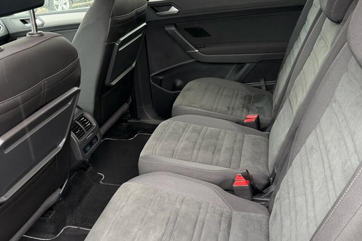 Sort VW Touran fra 2020