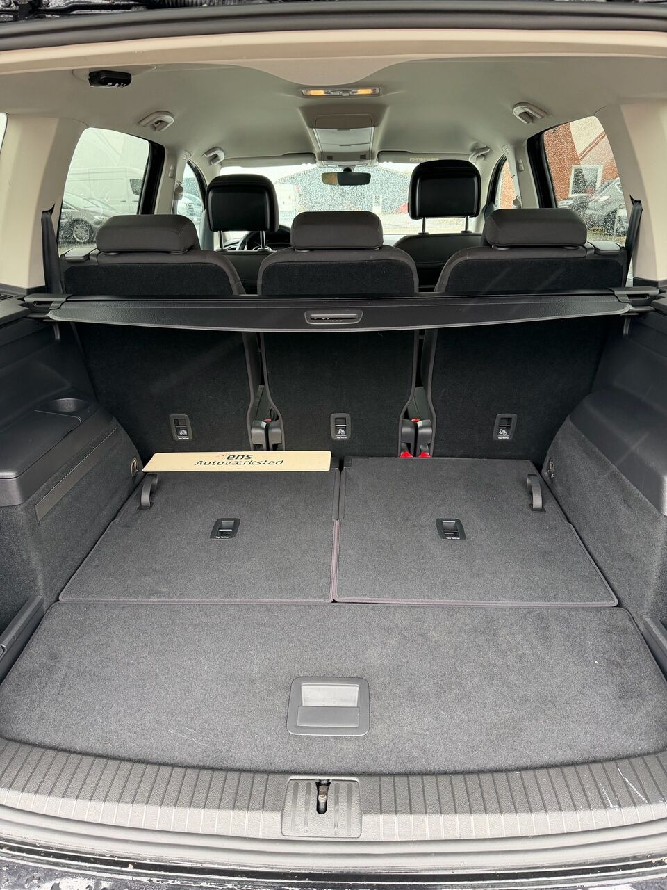 Sort VW Touran fra 2020
