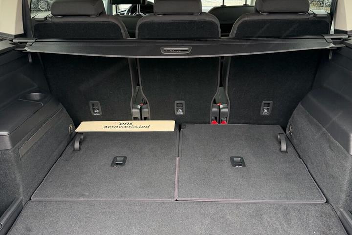 Sort VW Touran fra 2020