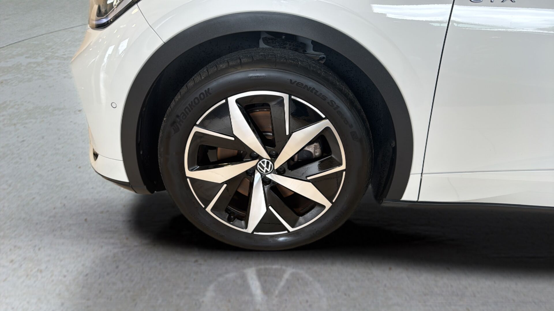 Hvid VW ID.4 fra 2025