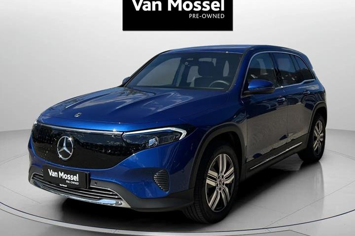Blå Mercedes EQB250+ fra 2025