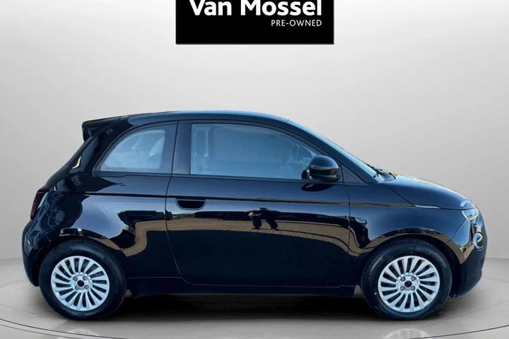Sort Fiat 500e fra 2023