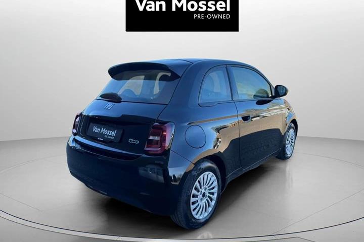 Sort Fiat 500e fra 2023