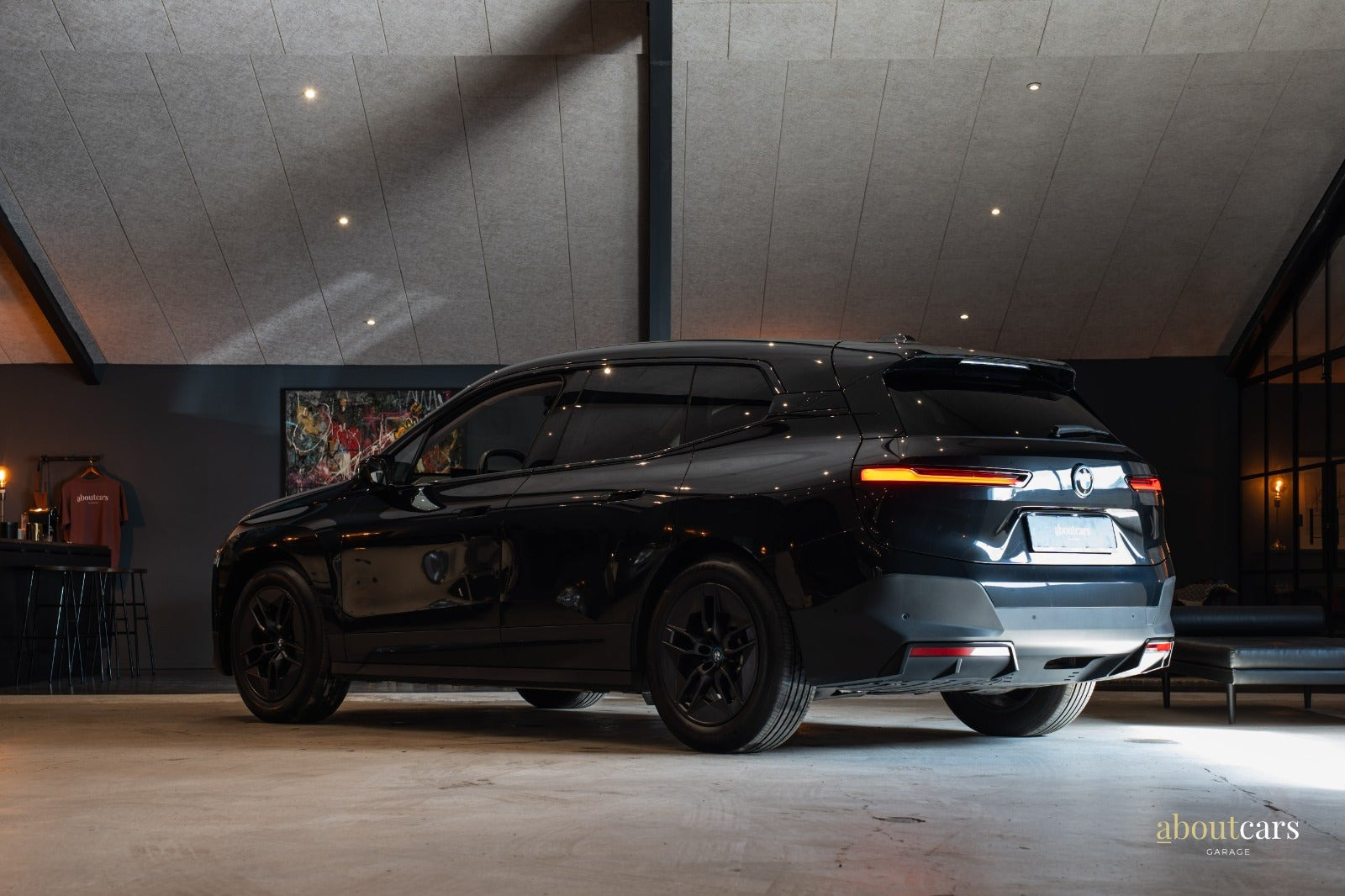 Sort BMW iX fra 2023