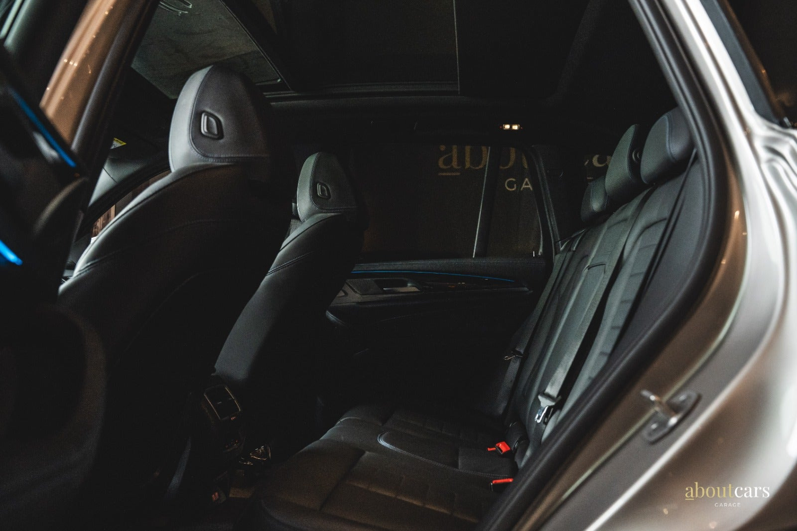 Orange BMW iX3 fra 2023