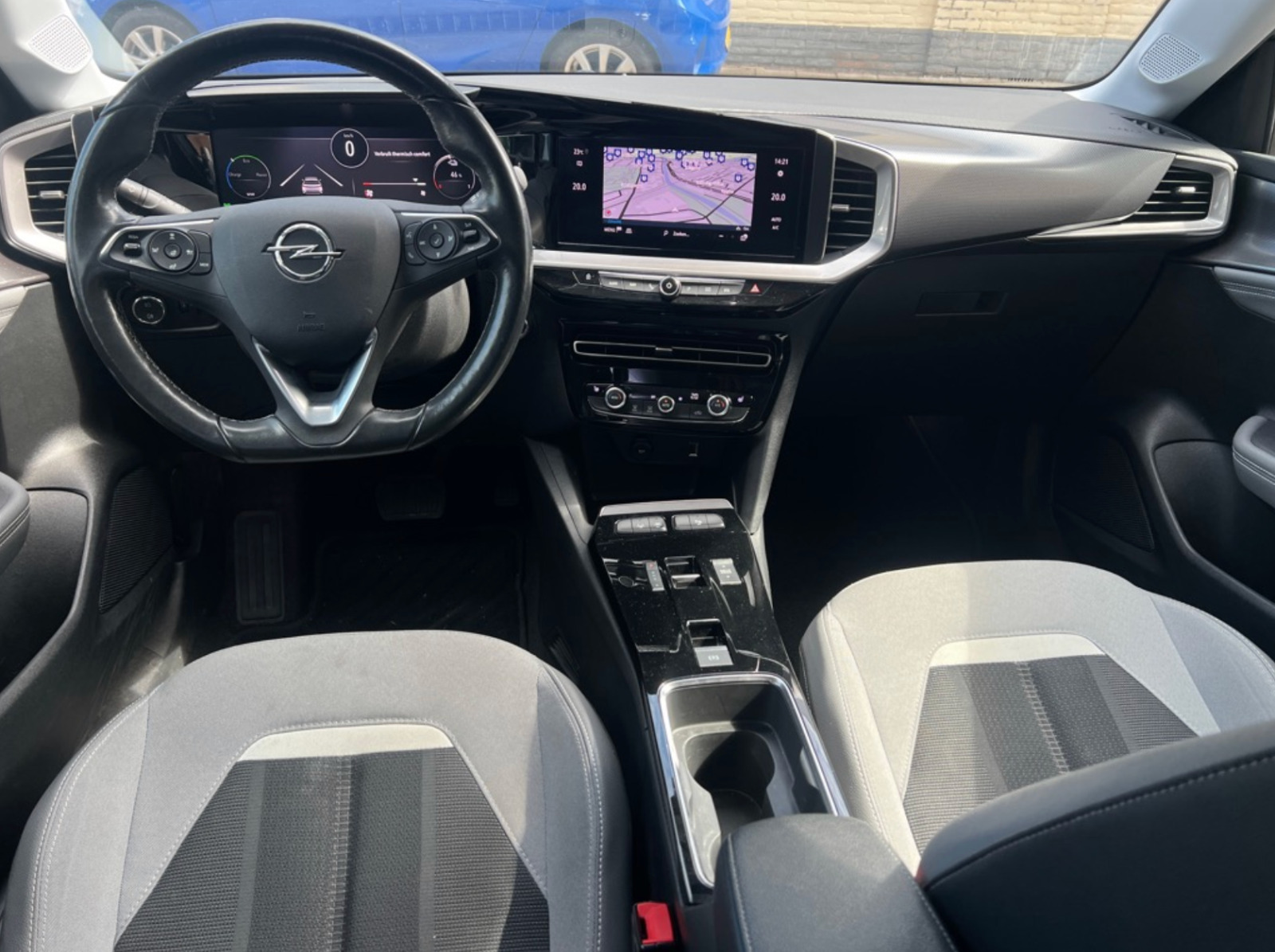 Hvid Opel Mokka-e fra 2021