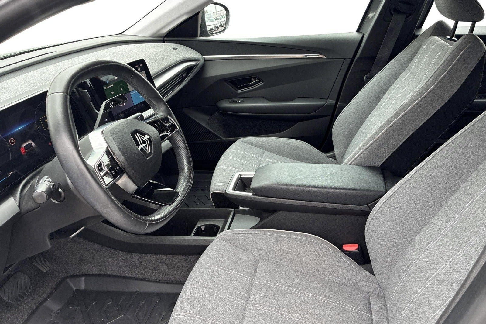 Grå Renault Megane E-Tech fra 2023
