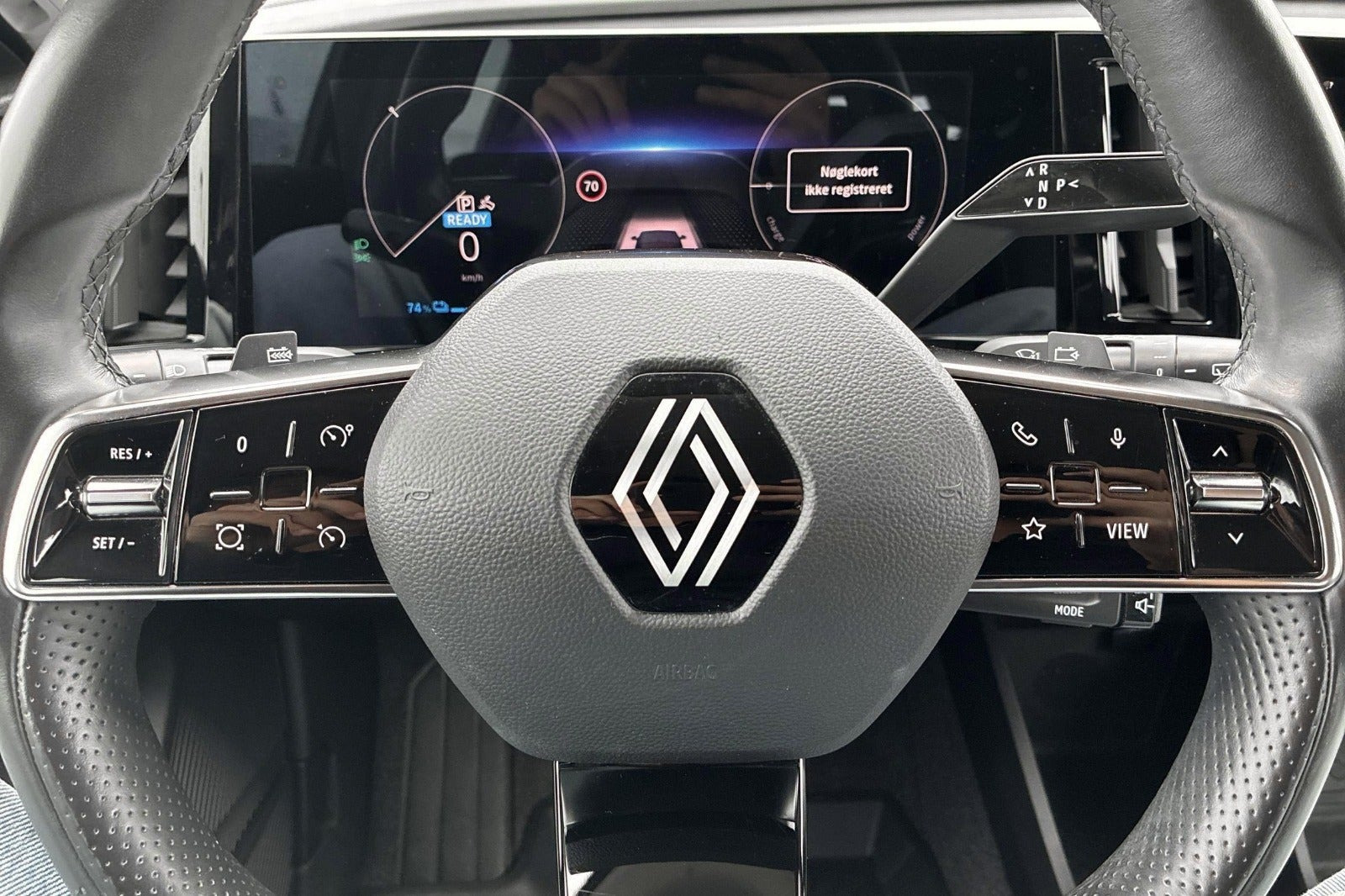 Grå Renault Megane E-Tech fra 2023