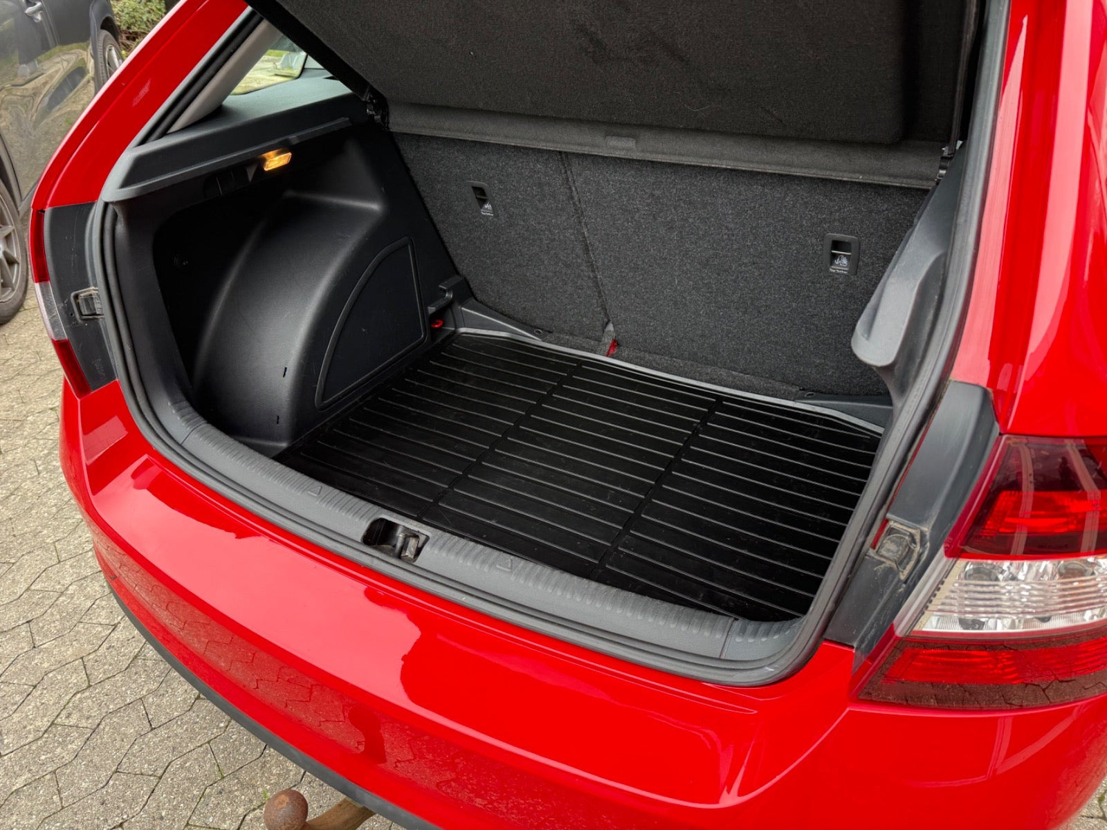 Rød Skoda Rapid fra 2017