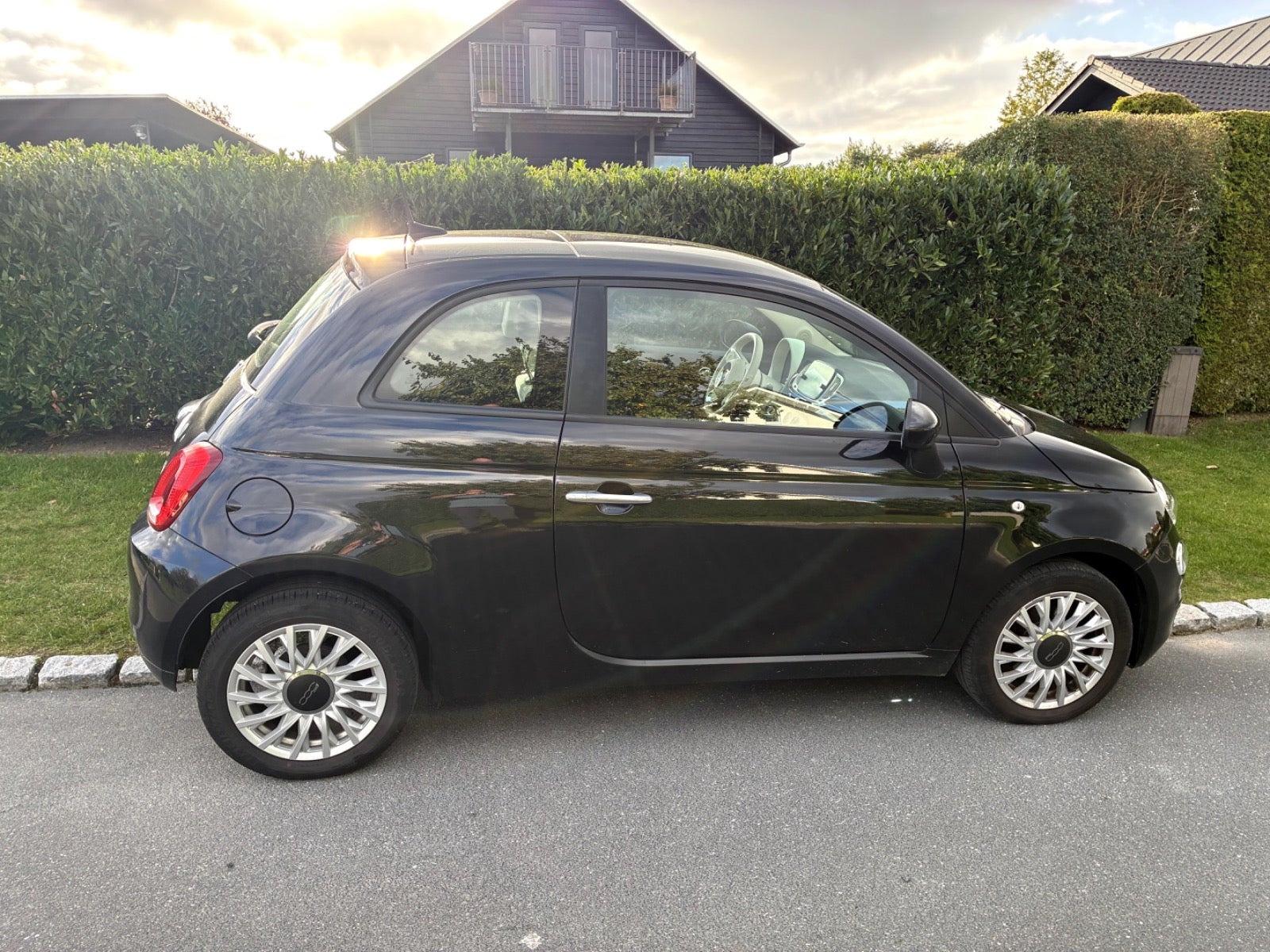 Sort Fiat 500C fra 2020