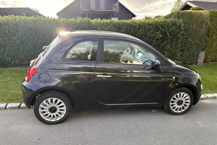 Sort Fiat 500C fra 2020