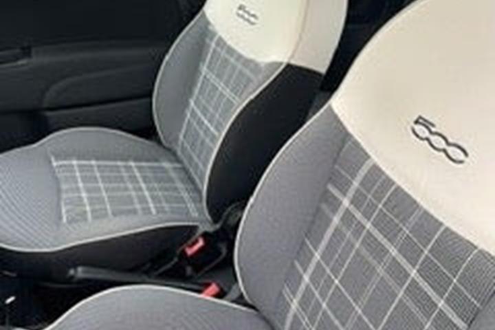 Sort Fiat 500C fra 2020
