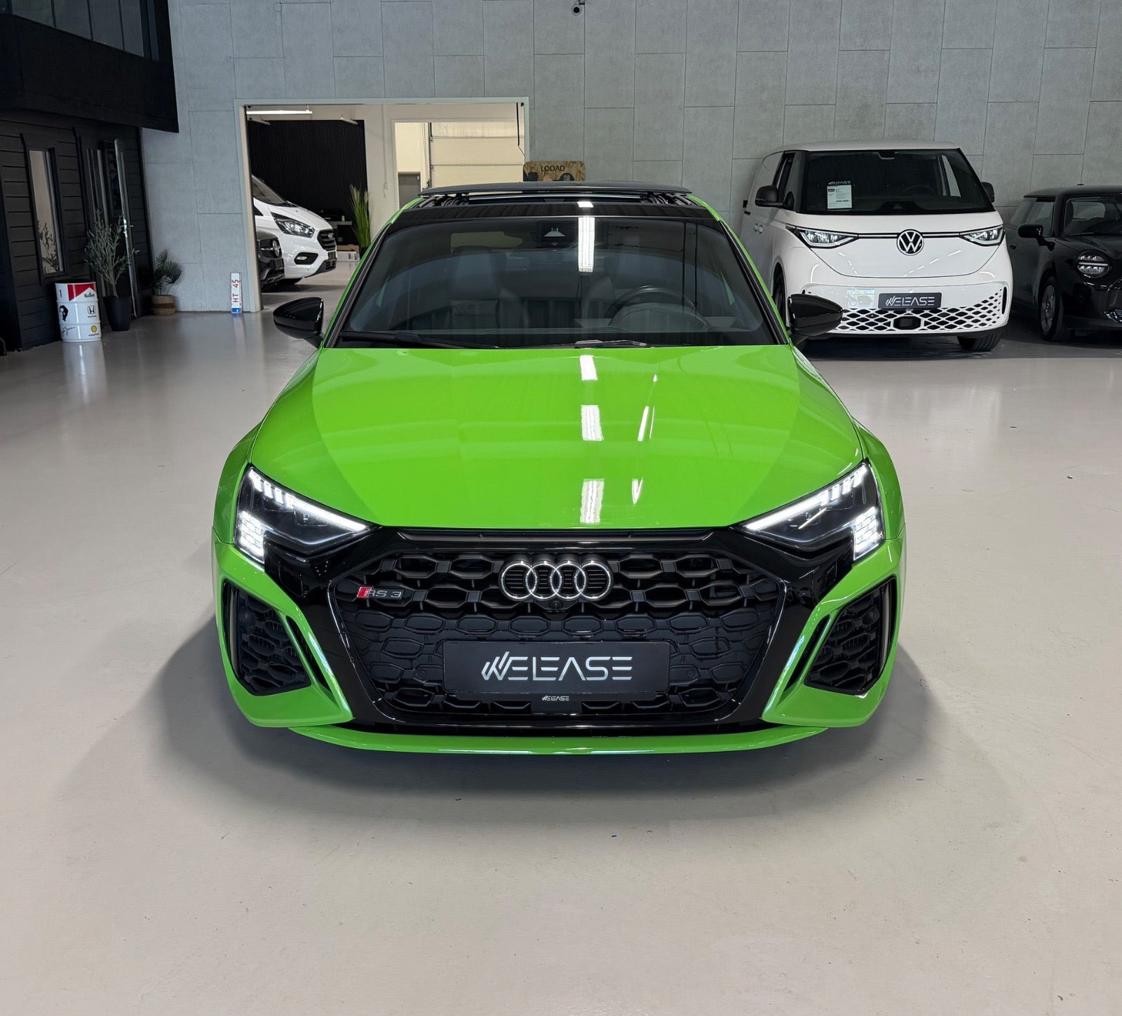 Grøn Audi RS3 fra 2023