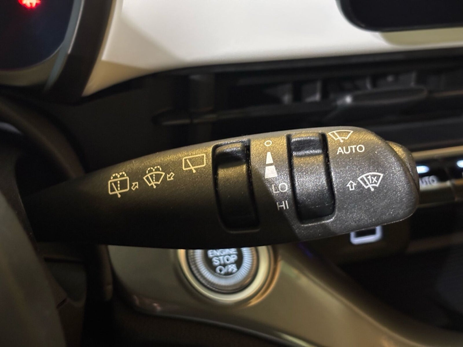 Hvid Fiat 500e fra 2023