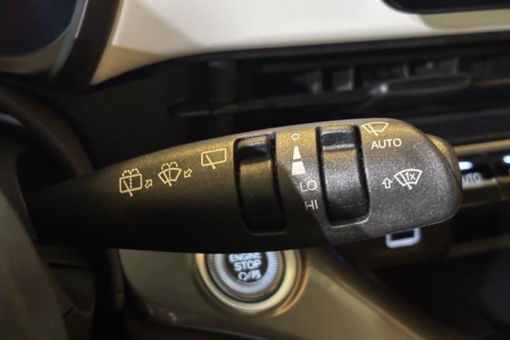Hvid Fiat 500e fra 2023