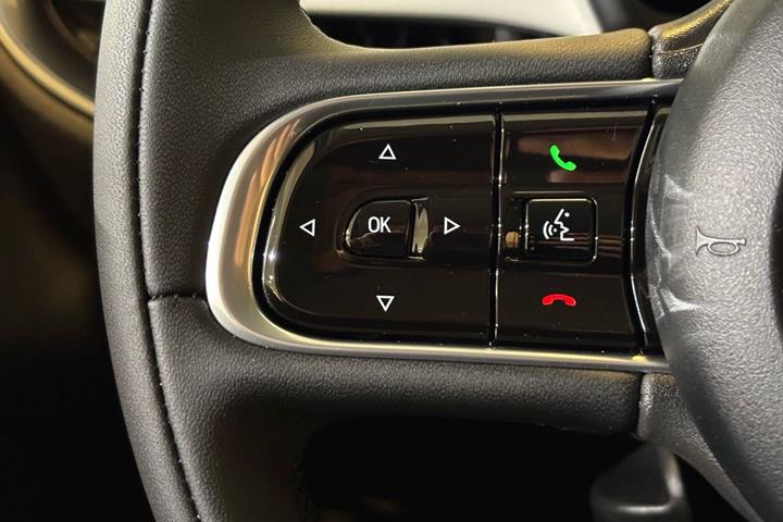 Hvid Fiat 500e fra 2023