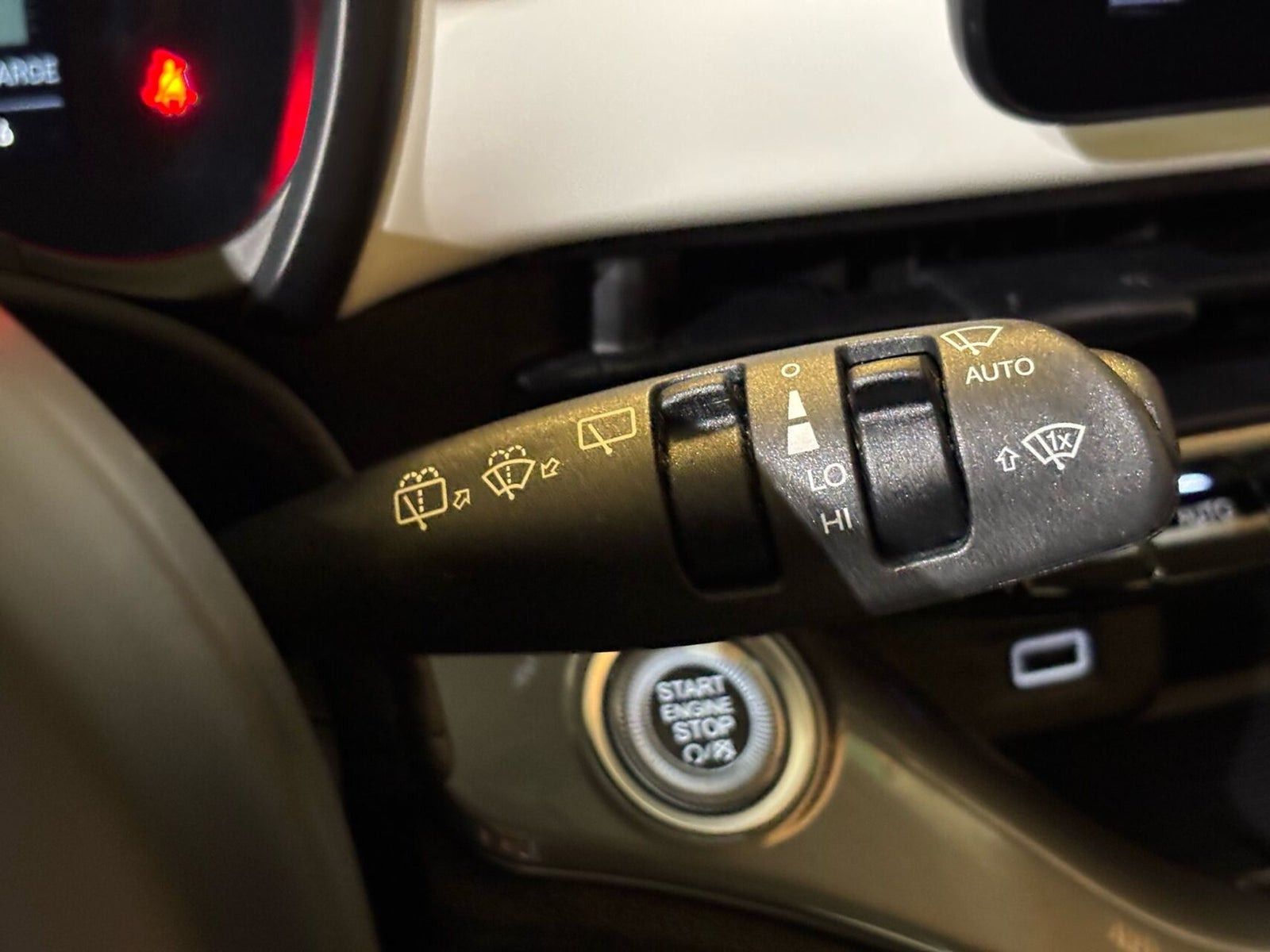 Hvid Fiat 500e fra 2023