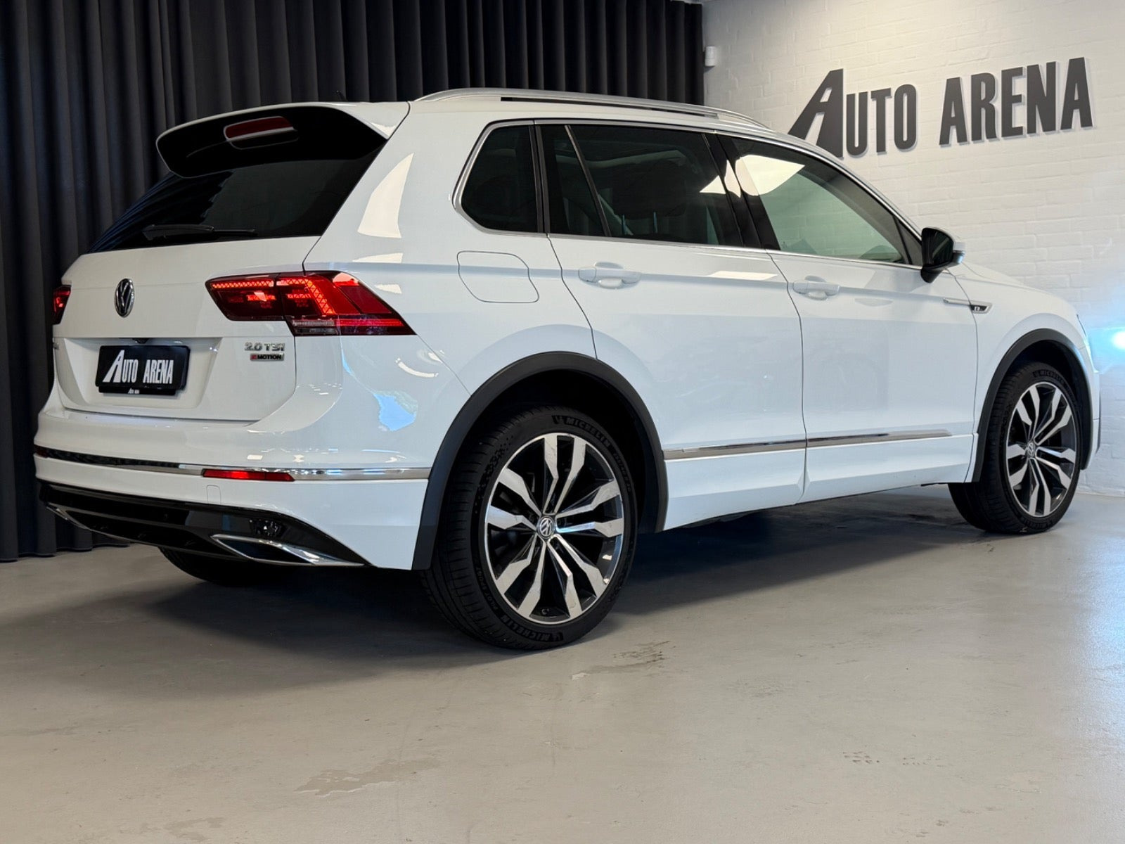 Hvid VW Tiguan fra 2016
