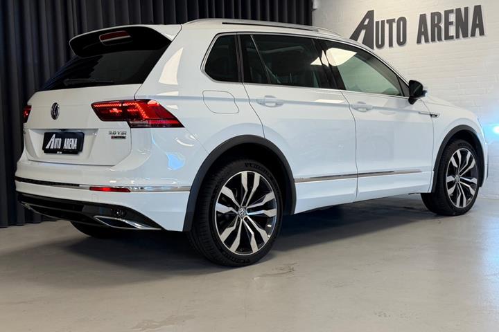 Hvid VW Tiguan fra 2016
