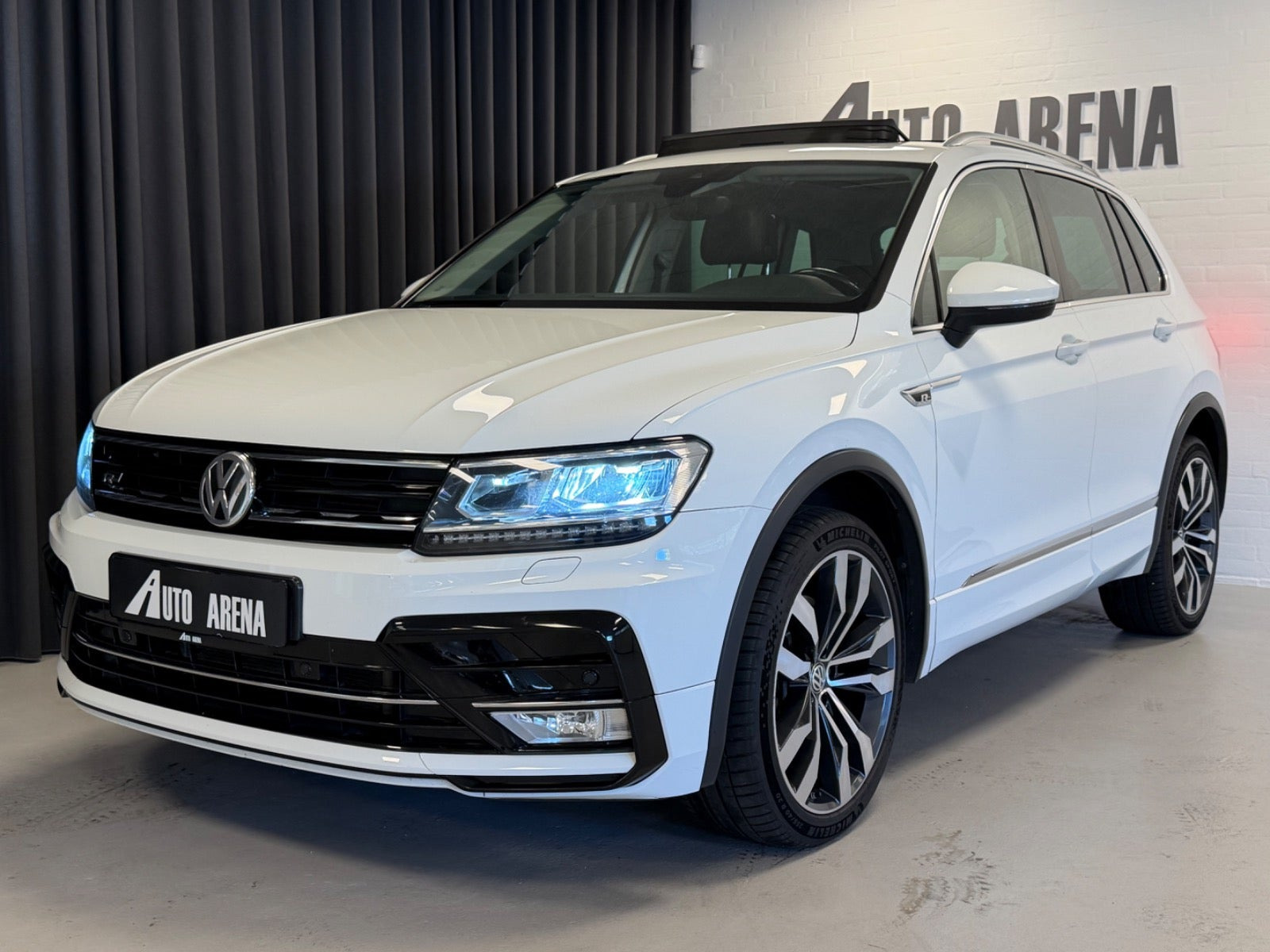 Hvid VW Tiguan fra 2016