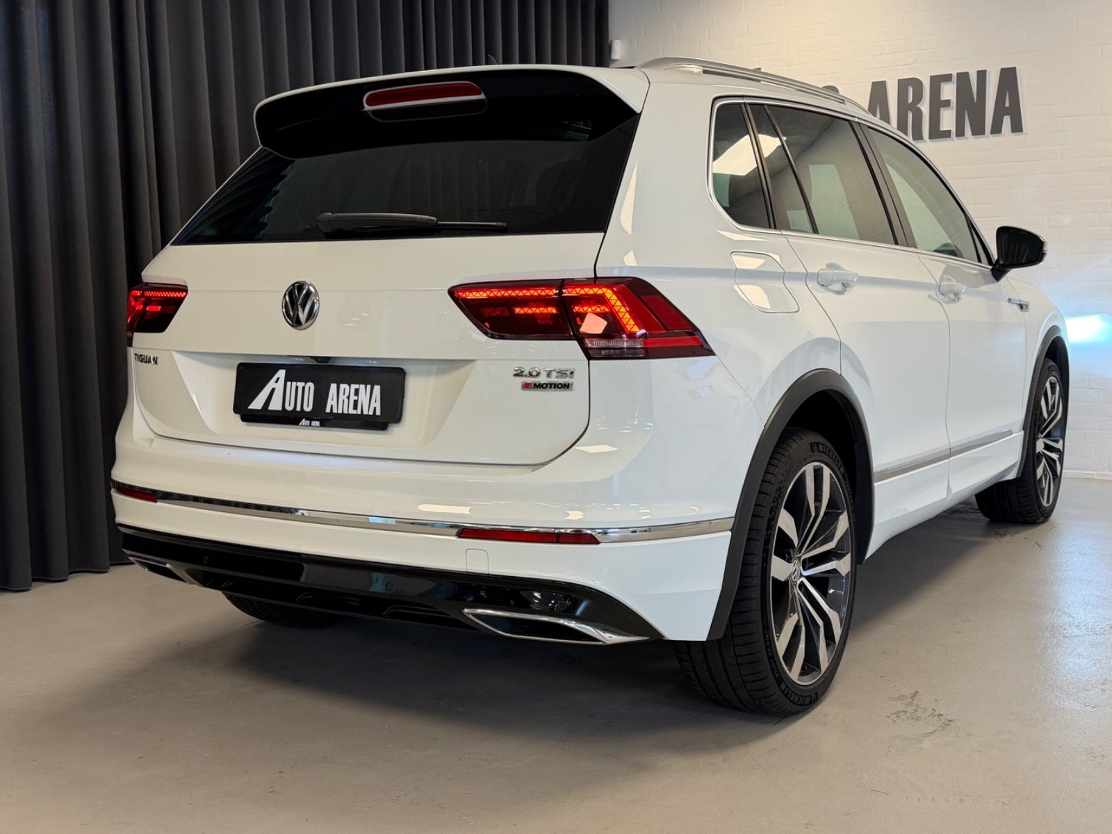 Hvid VW Tiguan fra 2016